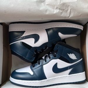 Jordan 1 Mid Armory Navy women’s 8.5
